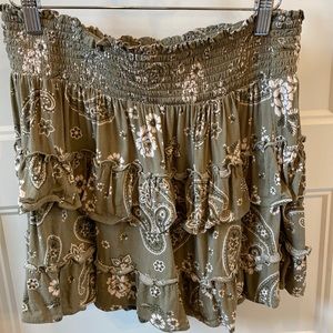 Cute Aerie green paisley ruffled skirt size M